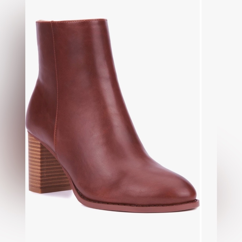 New York & Company Chestnut Heeled Boots